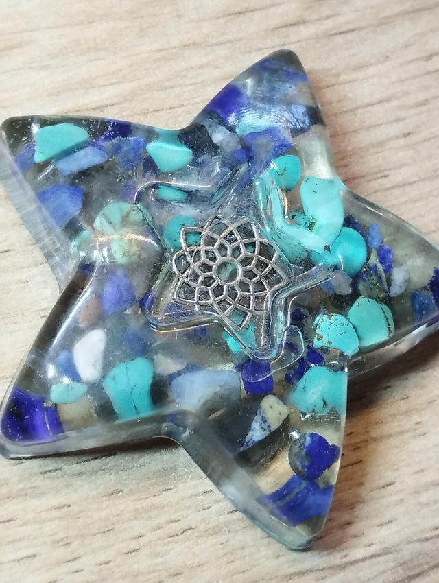 Orgonite Etoile chakra gorge