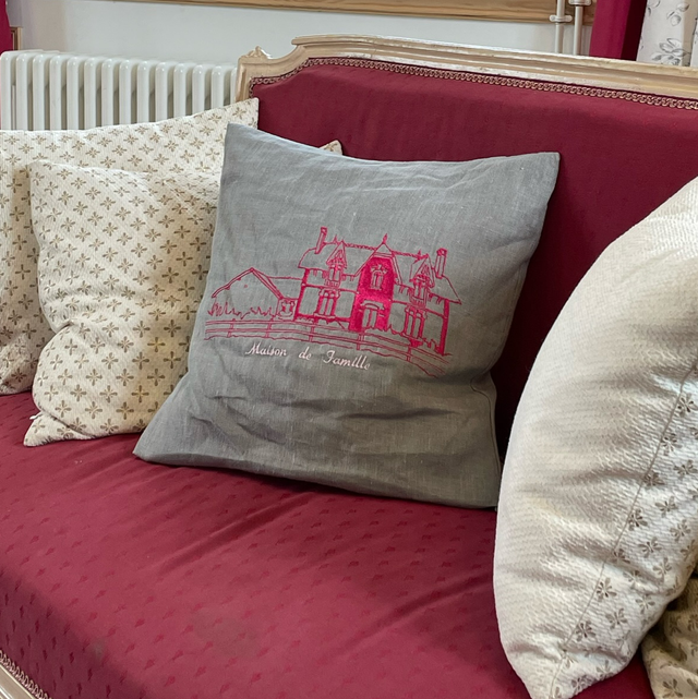 Housse coussin brodée 