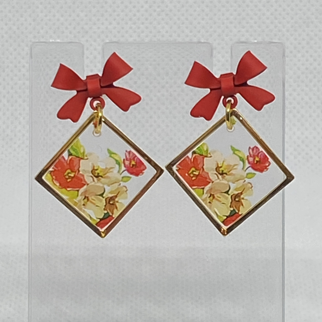 Gold red and white flower earrings 