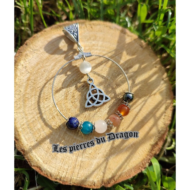 Collier 7 chakras triquetra