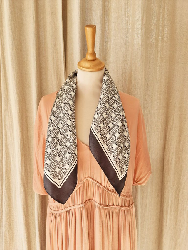 CARRÉ BASTIA BEIGE 65 