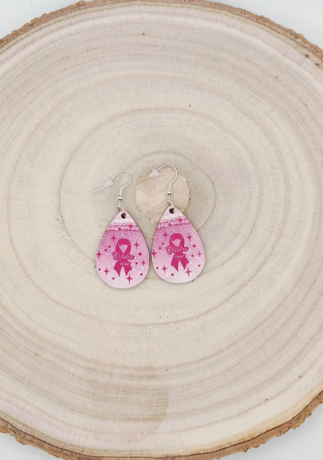 Boucle d&#039;oreilles larme sublimée &quot;Octobre rose nœud&quot; 