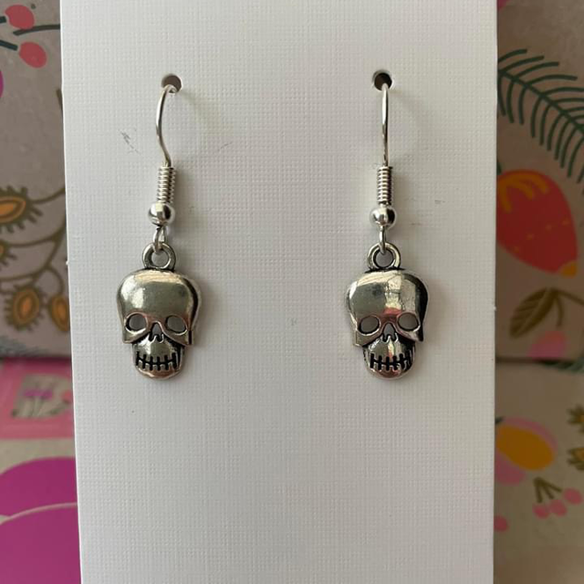 Skull earrings on silver plated ear hooks 