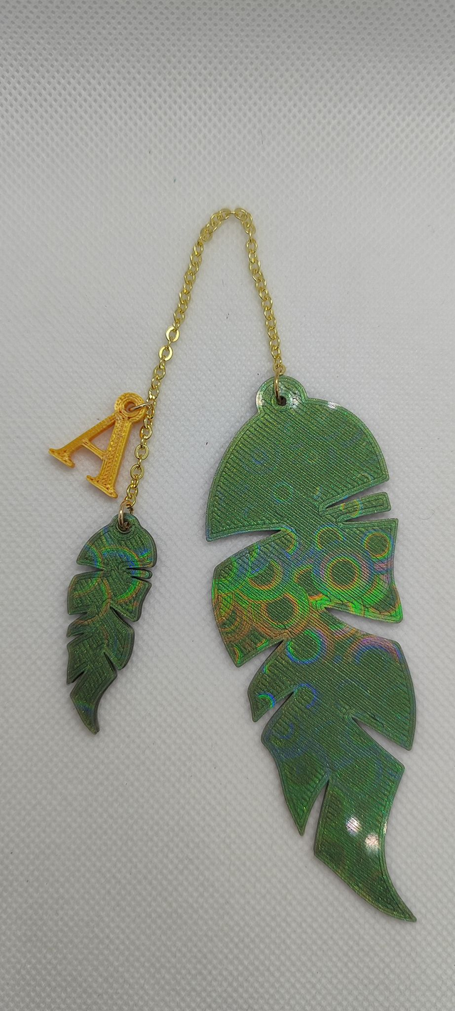 Marcador de Página Artesanal Personalizable | Diseño Único en 3D | Regalo Sostenible con Inicial