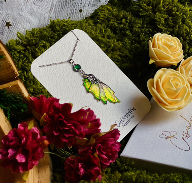 Petit dragon vert collier