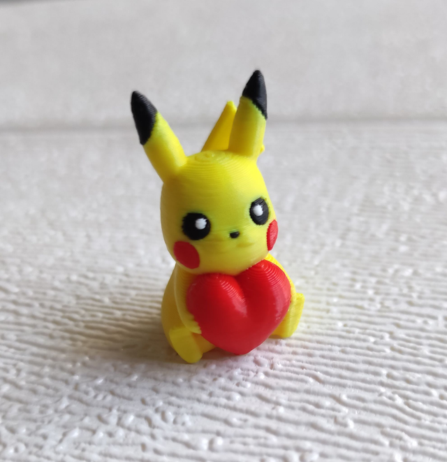 Figurita de Pikachu edición Corazón