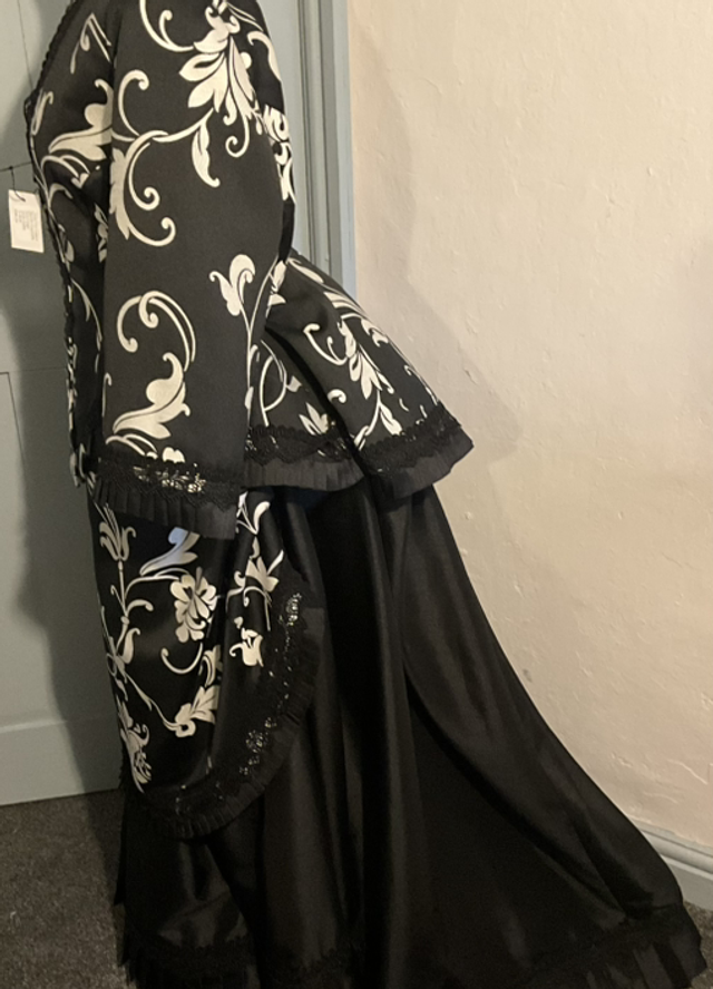 Trained skirt & jacket 006