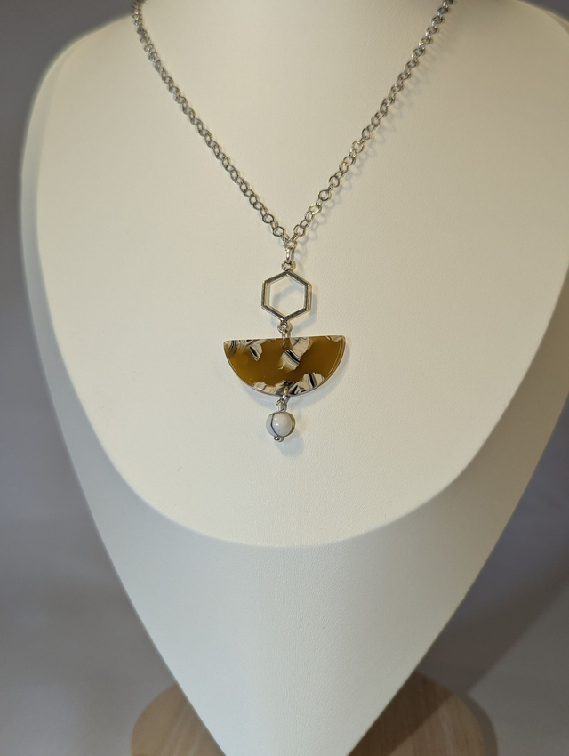 Collier résine et perle naturelle - plusieurs couleurs