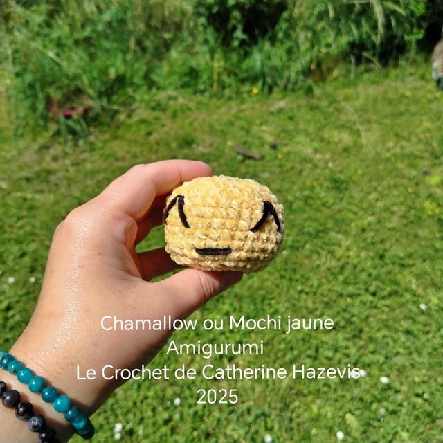2025 Chamallow ou Mochi jaune amigurumi
