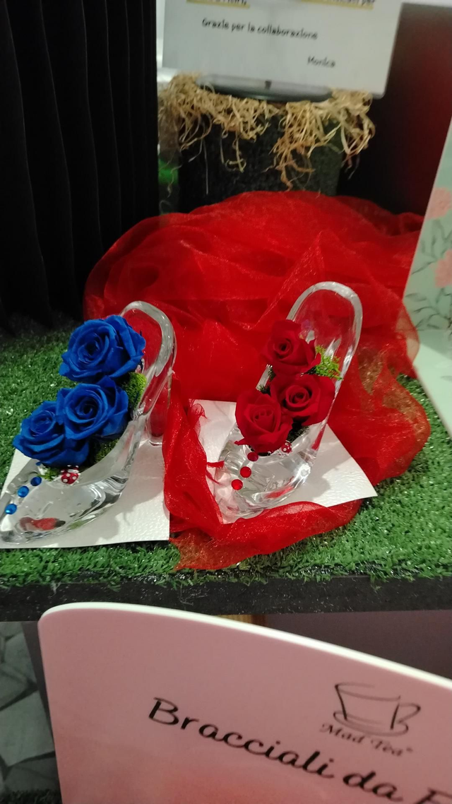 Scarpette vetro con 3 rose stabilizzate