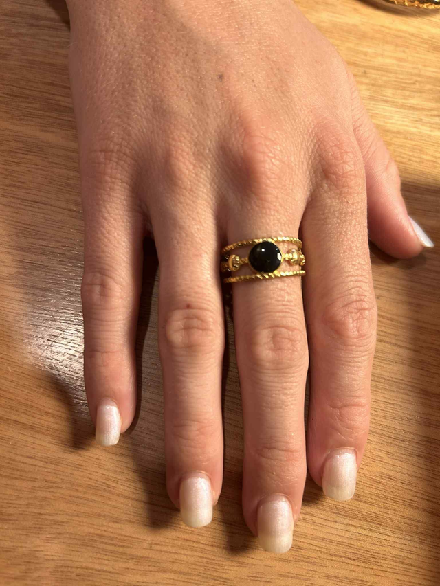Black Round ring
