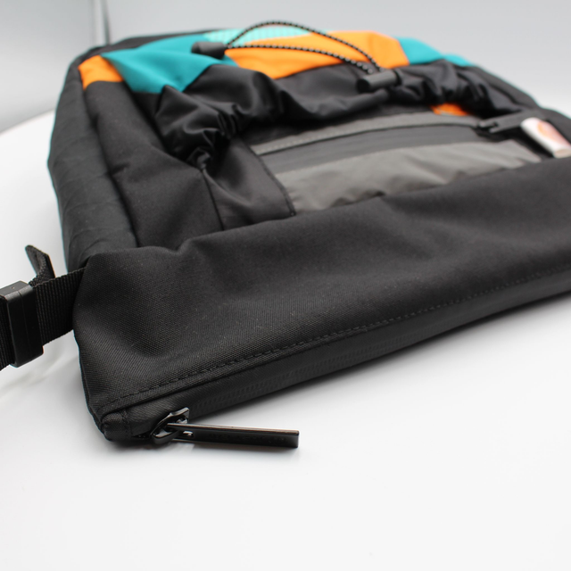 Big Flip Cross Body 02