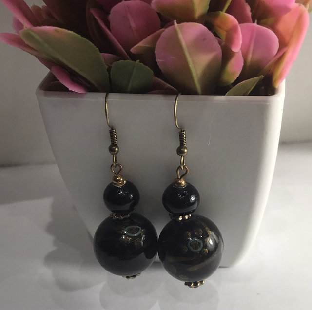 Black Dangling Earrings-BDE118