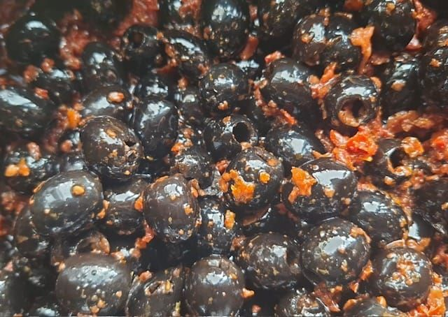 Olijven met zongedroogde tomaten