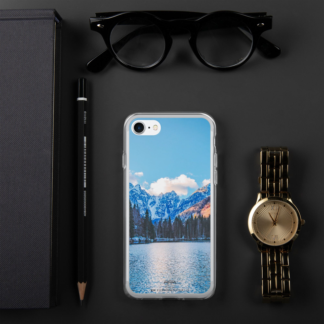 Cover iPhone in silicone lake mountain