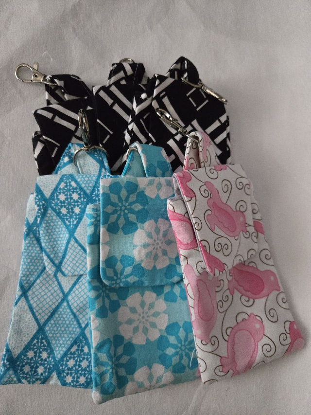 Handy pouch