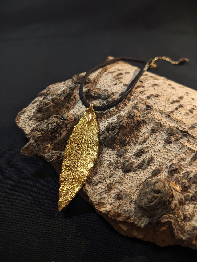 Daphné - Ras du Cou Laurier Or 24k, Cuir &amp; Bois d'Olivier