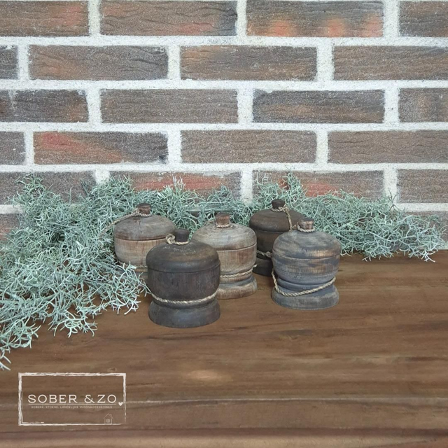 Houten potje met deksel en touw 2