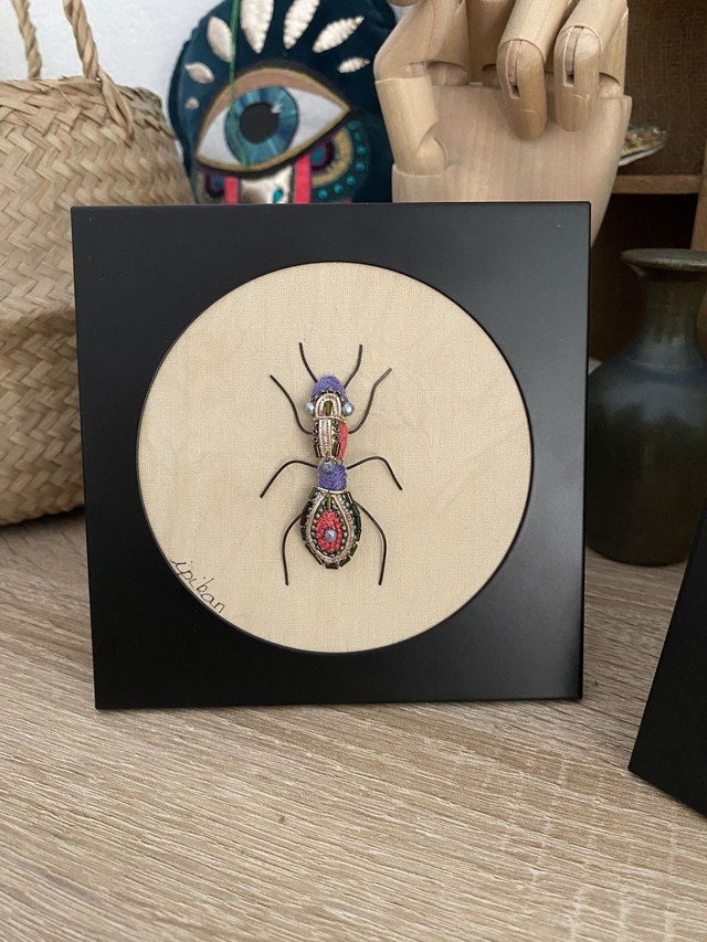 Cadre carré fourmi corail violet