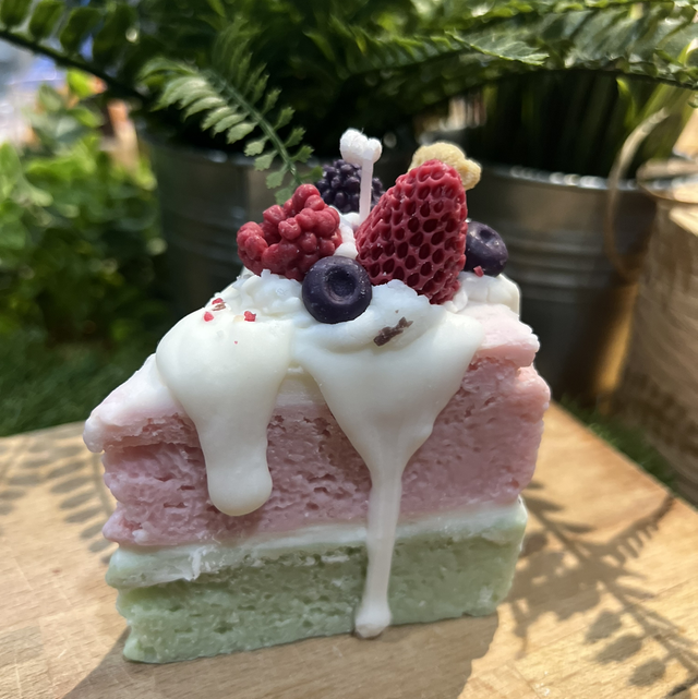 dripped cream slice candle