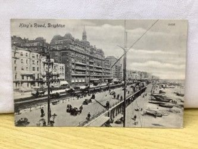 Brighton, Kings Road, Sussex, Pictorial Centre Vintage Postcard. Our Ref No. R150 £2.25