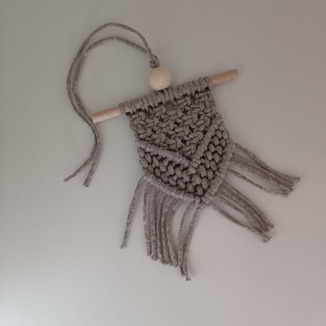 Diffuseur d'huile essentielle en macramé gris pour voiture 