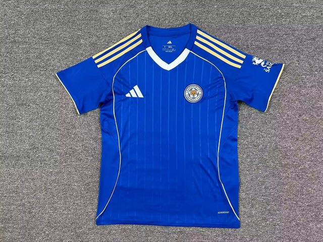 Primera equipación Leicester City 25, 26