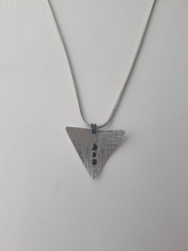 Textured 3 Point Pendant with Black Stones