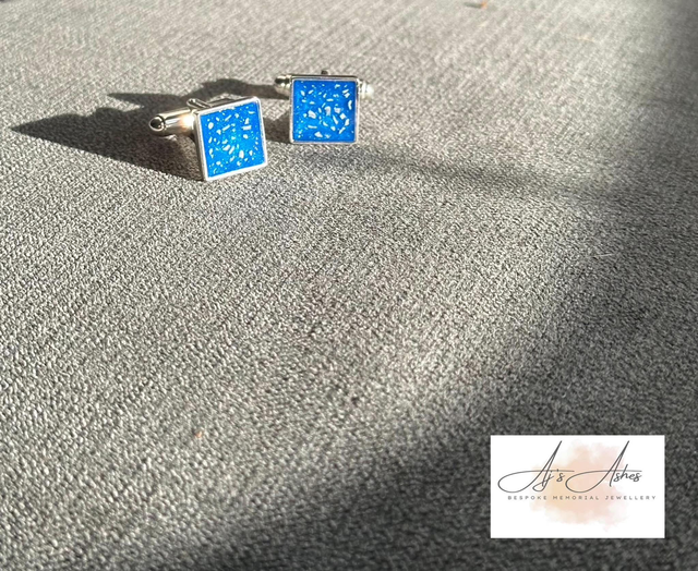 Square cufflinks