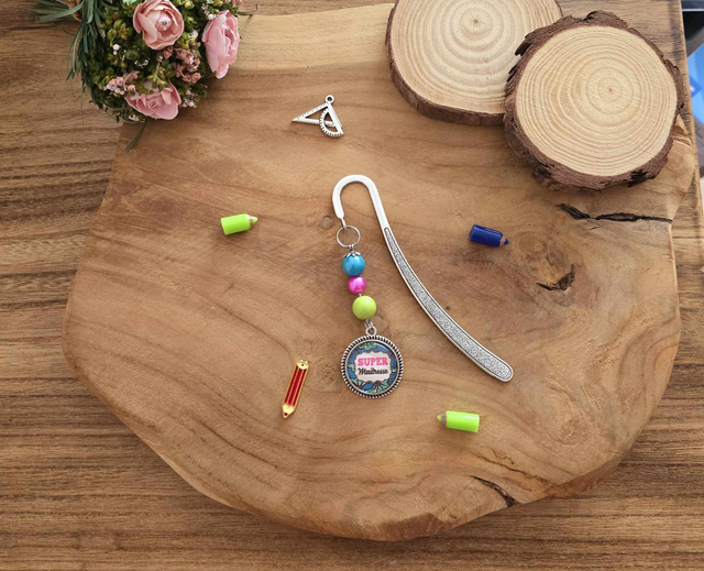 Marque-page artisanal à offrir à la maîtresse, maître, ATSEM, AVS pour la fin d’année scolaire (1)