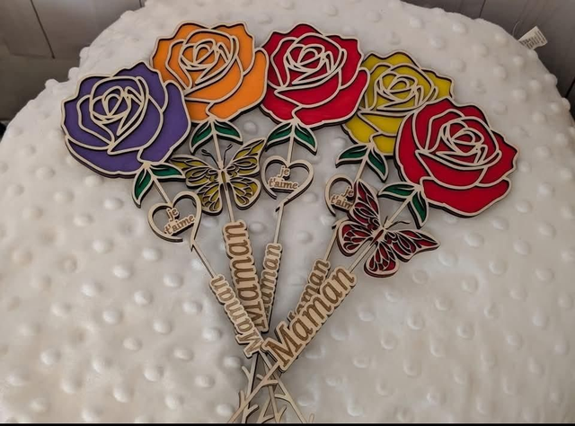 Rose en bois plusieurs modèles de dispo texte / couleur au choix 