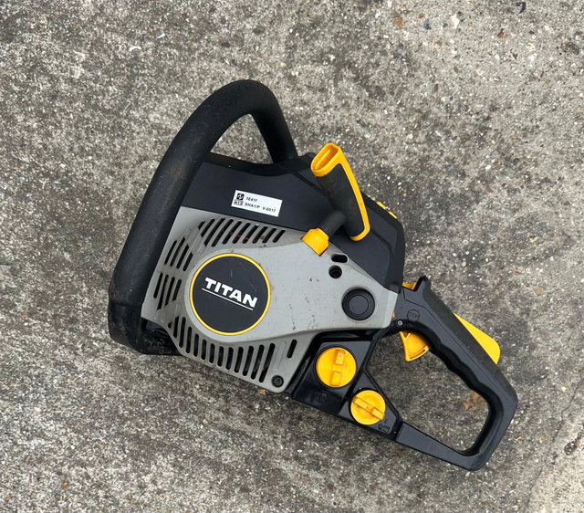Titan Chain Saw - Spares or Repairs - CA45