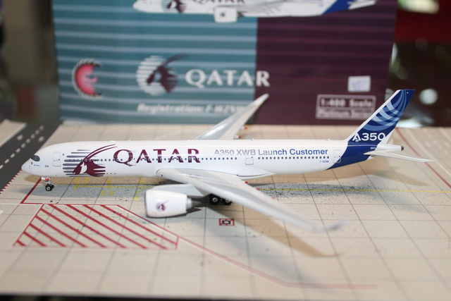 Qatar A350-900 (F-WZNW), 1:400 Phoenix
