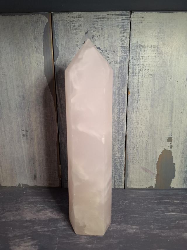 Mangano Calcite Tower 