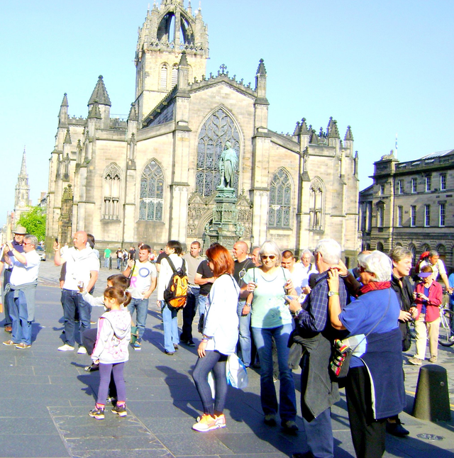 Full Day Tour of Edinburgh Including Lunch With Local Expert! £120 (7 Hours Tour)