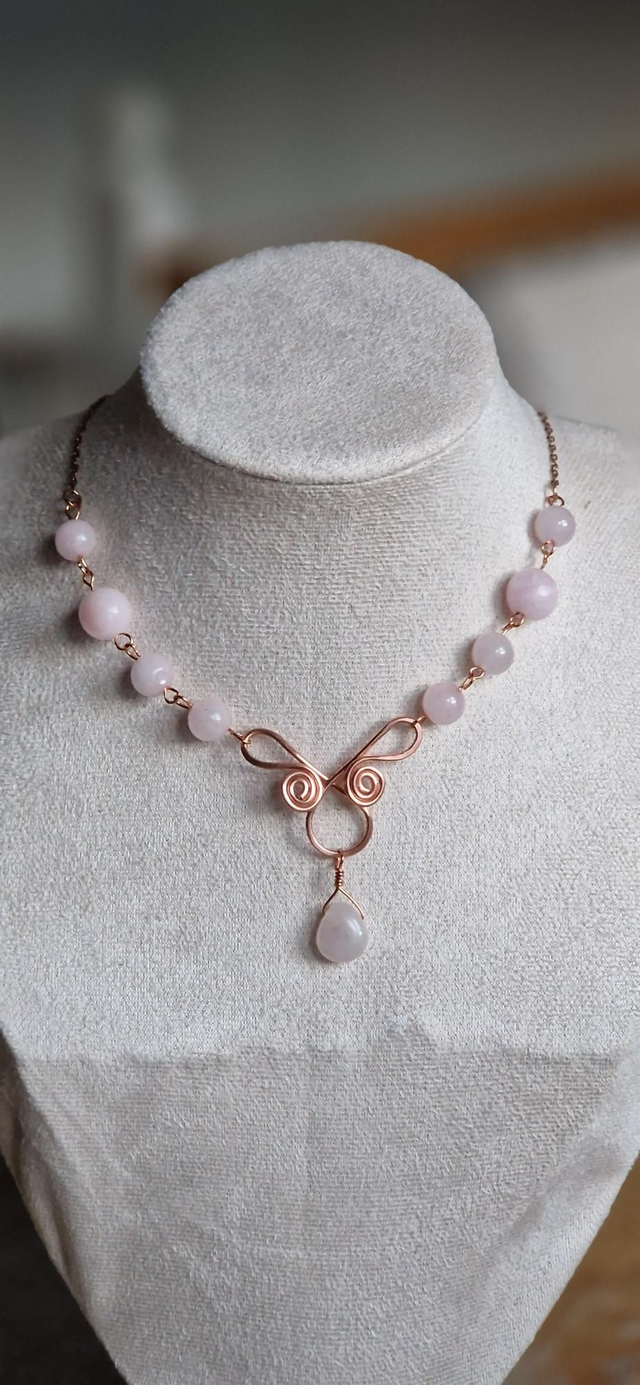 Choker aus Kupfer und Rosenquarz 