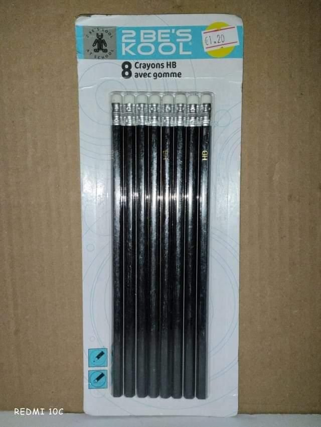 Crayon de bois HB avec gomme