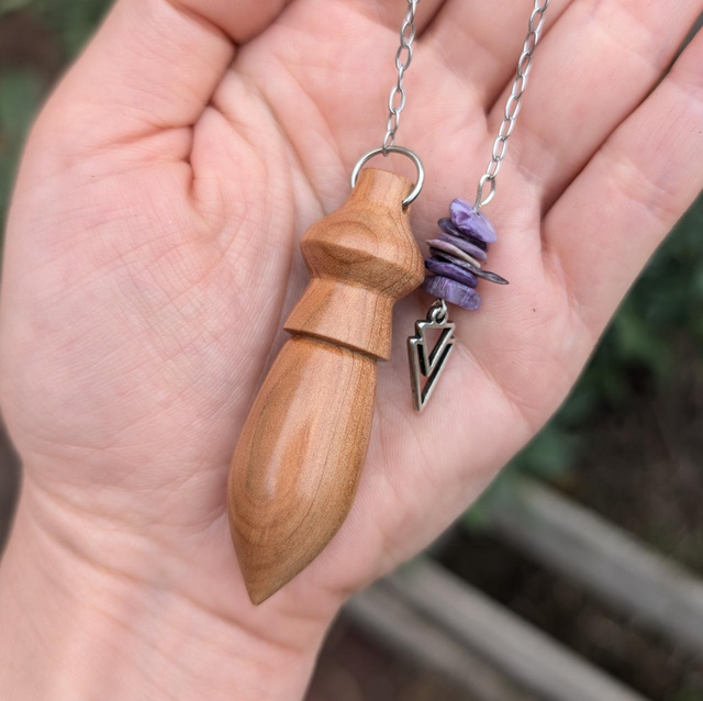 Genévrier et Charoïte 