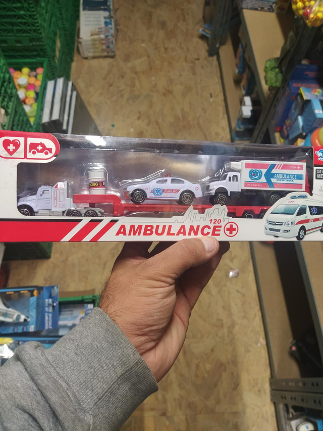 CAMION SECOURS AMBULANCE