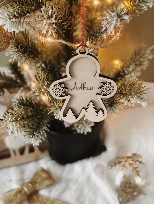 Boule de Noël en bois personnalisable