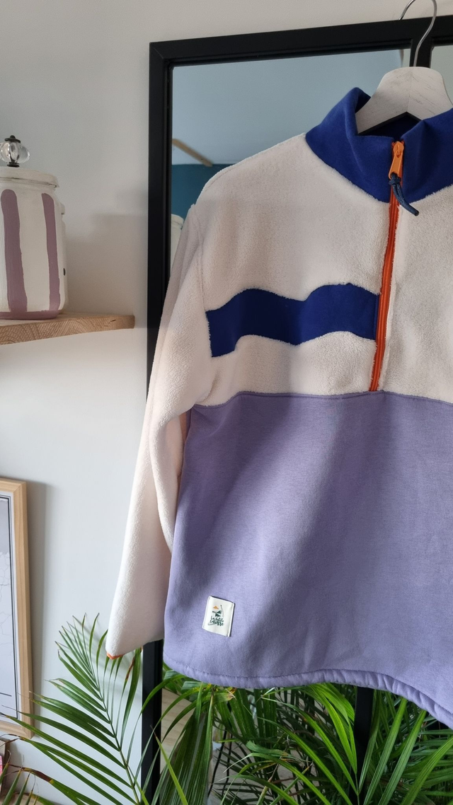 Pull polaire beige, lilas, bleu