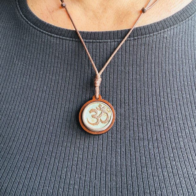 Médaillon « Aum »