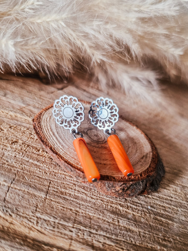 Boucles d'oreilles "Rosie et perles de coquillage" - Modèle orange