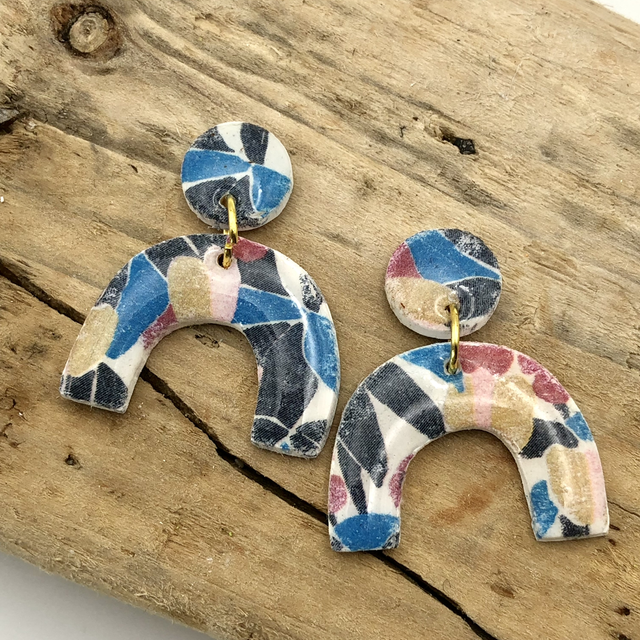 Razzmatazz rainbow stud drops 