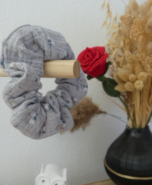 Chouchou Ève gris à fleurs 