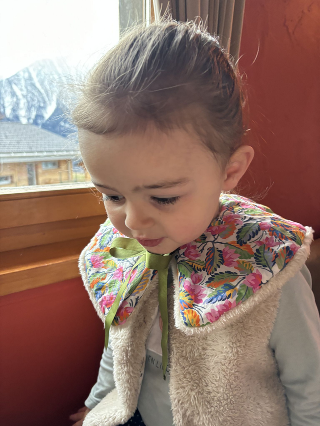 Col fausse-fourrure et coton fleuri Liberty