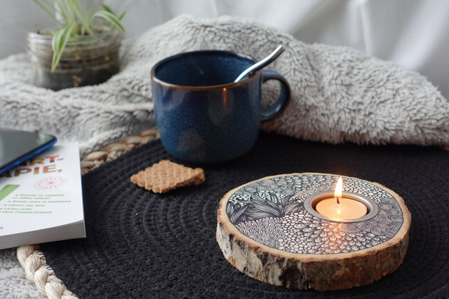 Bougeoir en bois illustré - Doodles