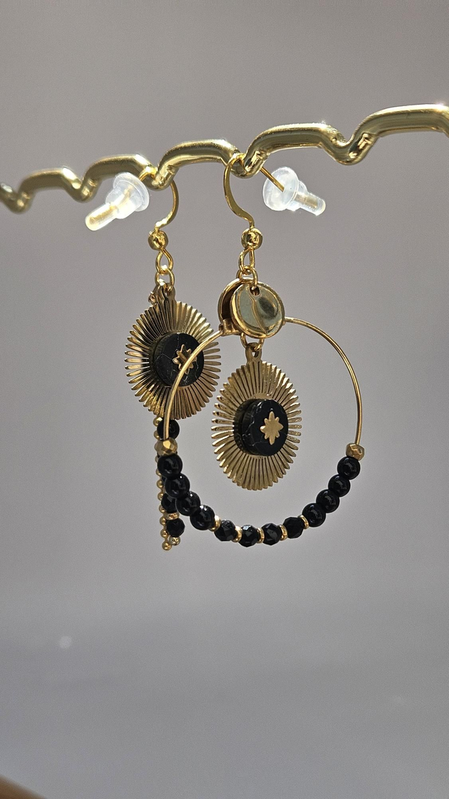 Boucles d'oreilles asymétriques 