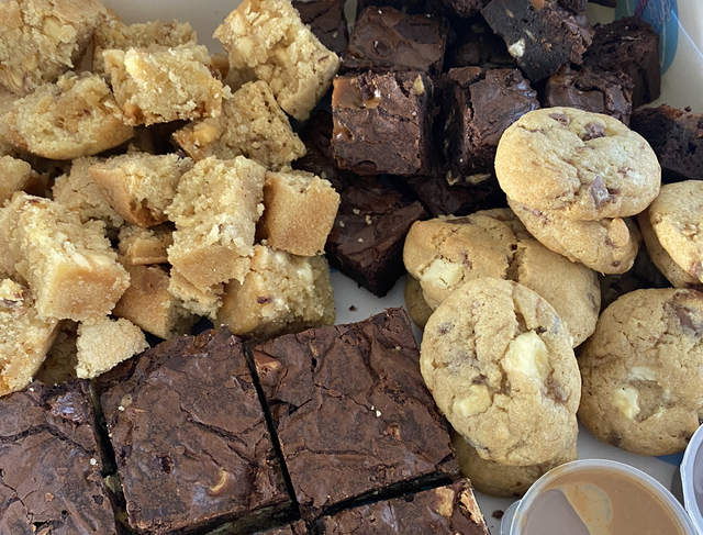 Bites box with dipping sauce 