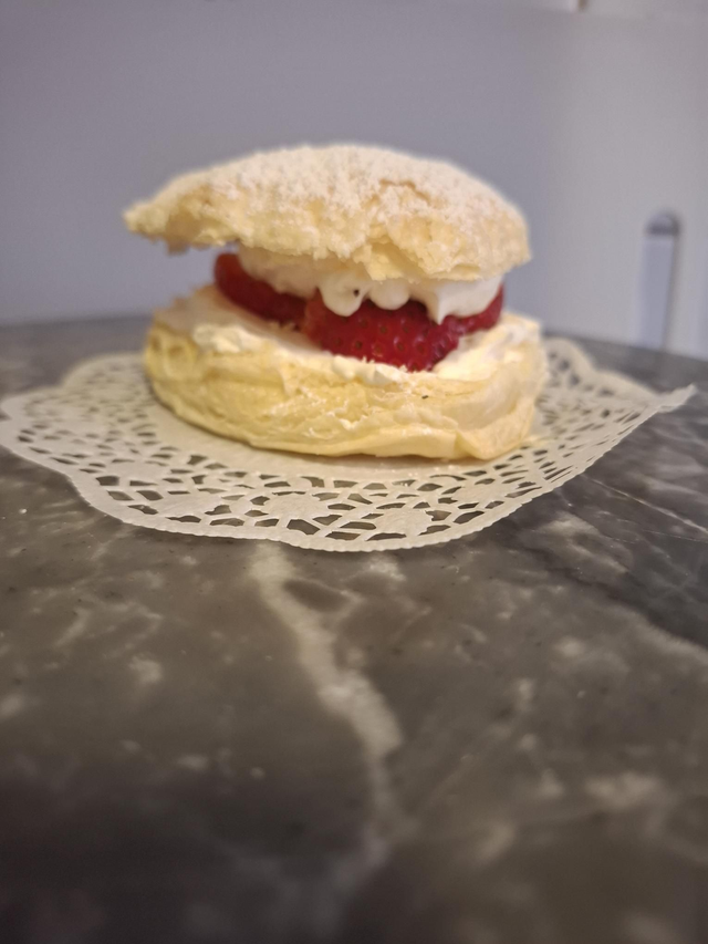 Vanilla and Strawberry Cheesecake Puff Pastry 